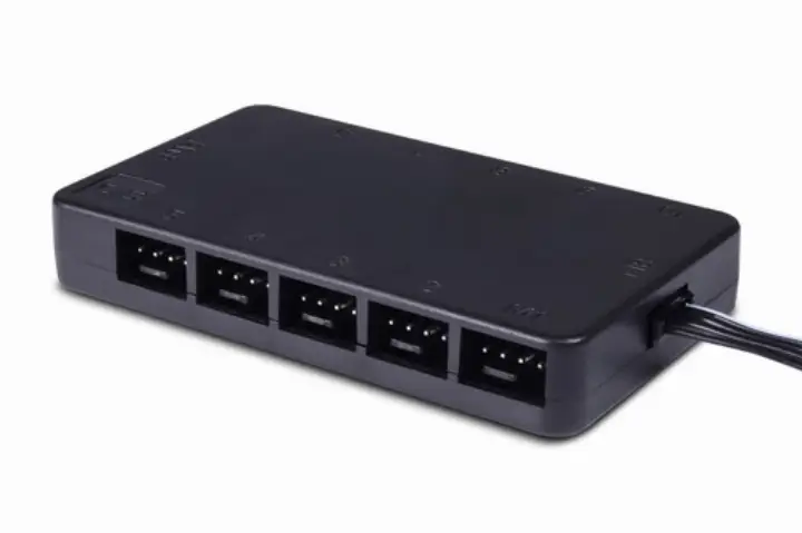 ALPHACOOL CORE 10X 4-PIN PWM SPLITTER WITH SATA 