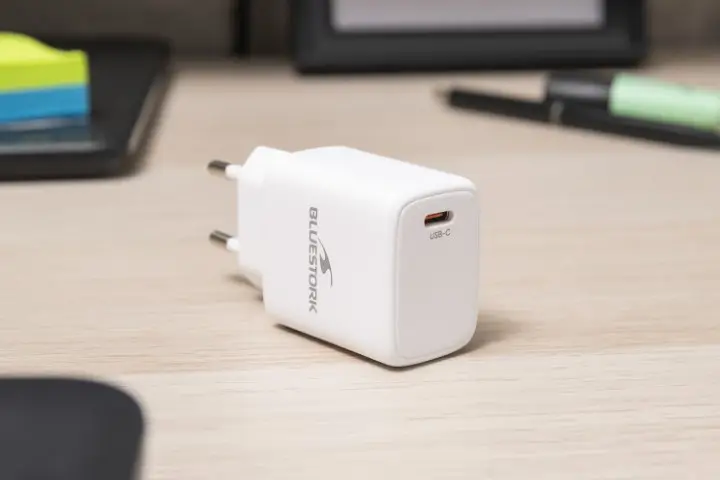 BLUESTORK CHARGEUR USB-C/20W/BLANC 
