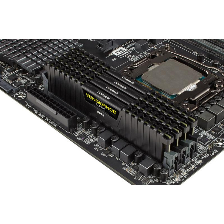 CORSAIR CMK8GX4M1A2400C14 (8GO